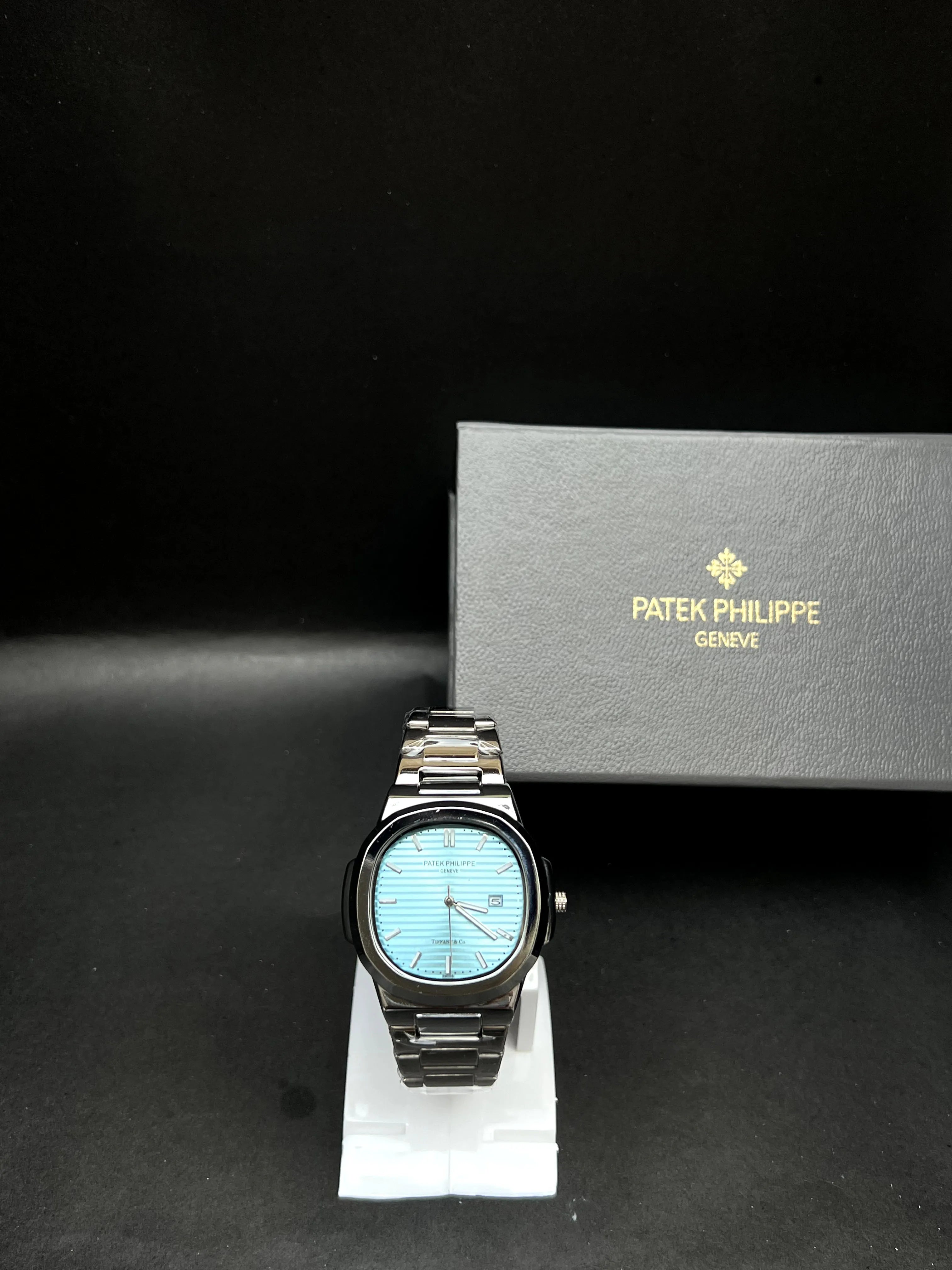 Patek Philippe Nautilus tiffany blue with horizontal embossing and date window at 3 o’clock