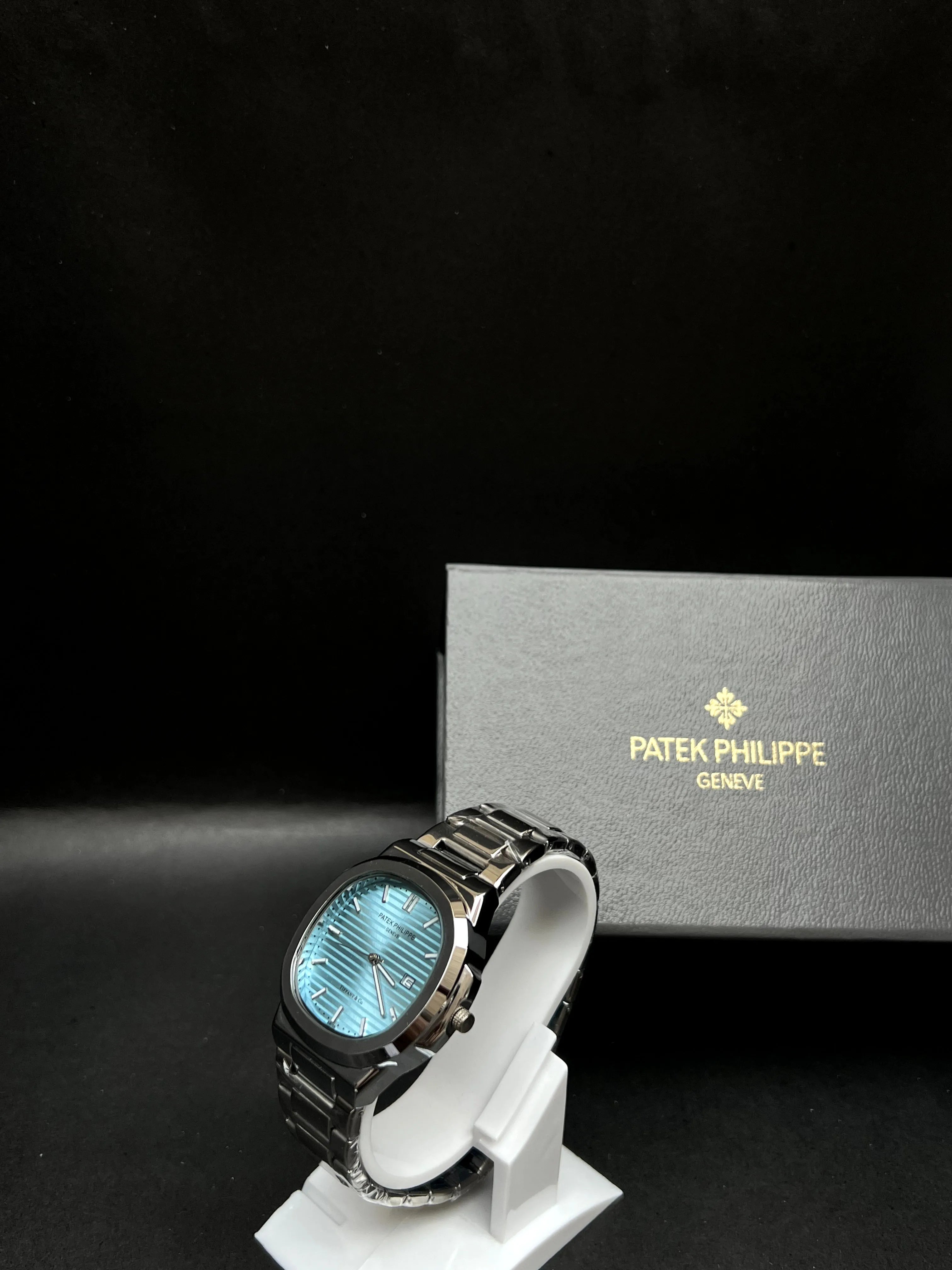 Patek Philippe Nautilus tiffany blue with horizontal embossing and date window at 3 o’clock