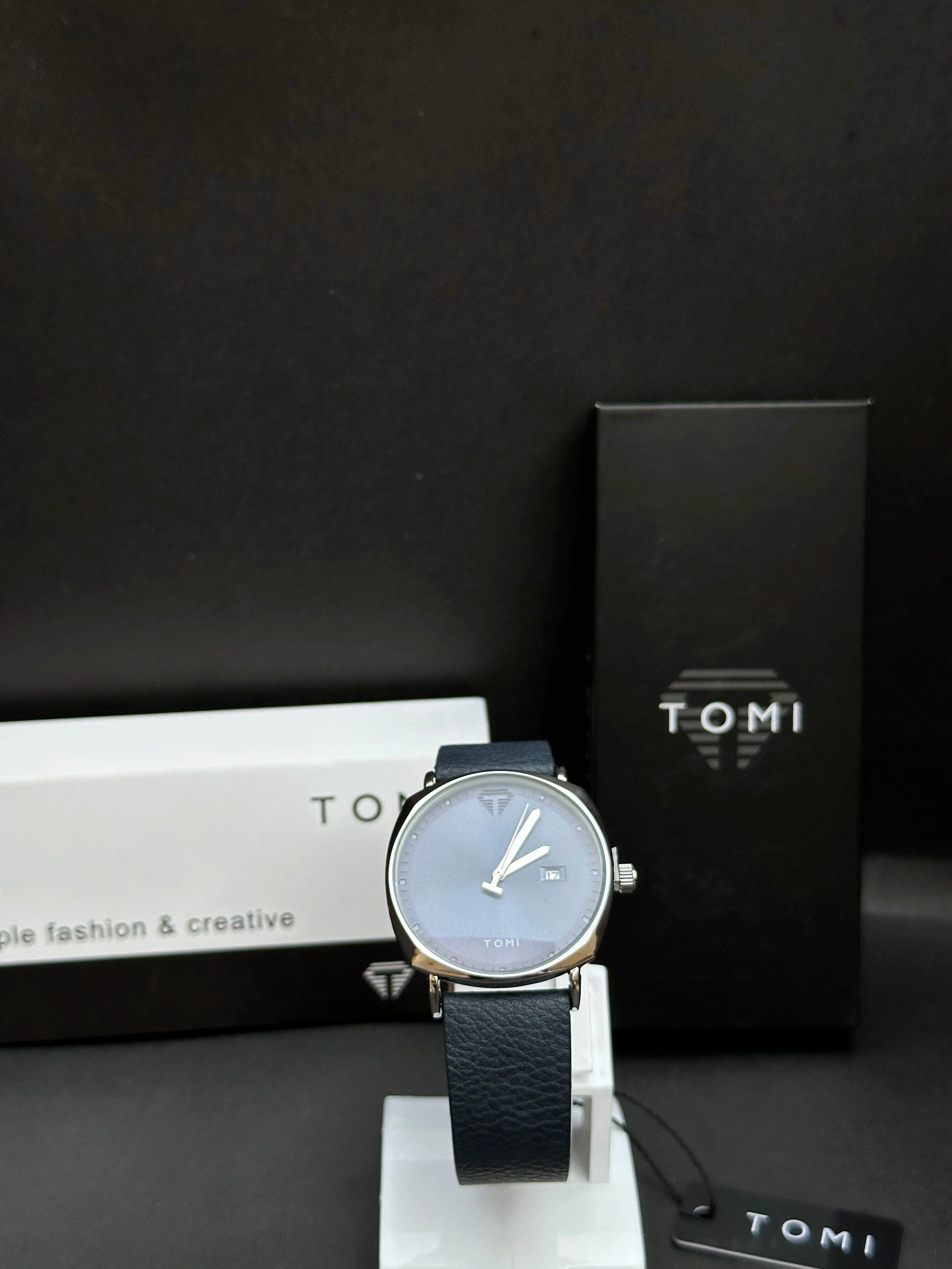 TOMI Sleek Analog Watch – Midnight Blue Edition