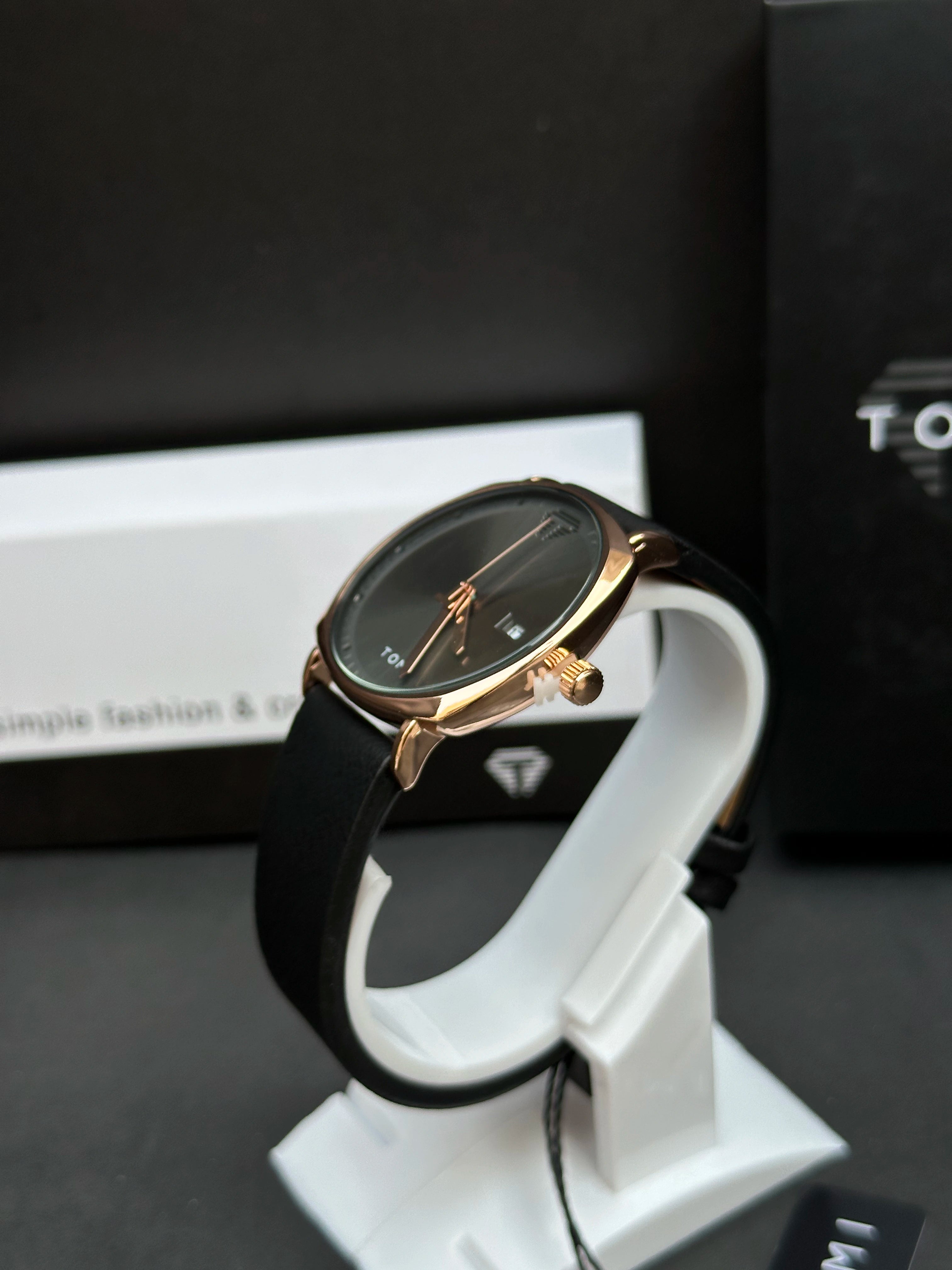 TOMI Minimalist Leather Strap Watch