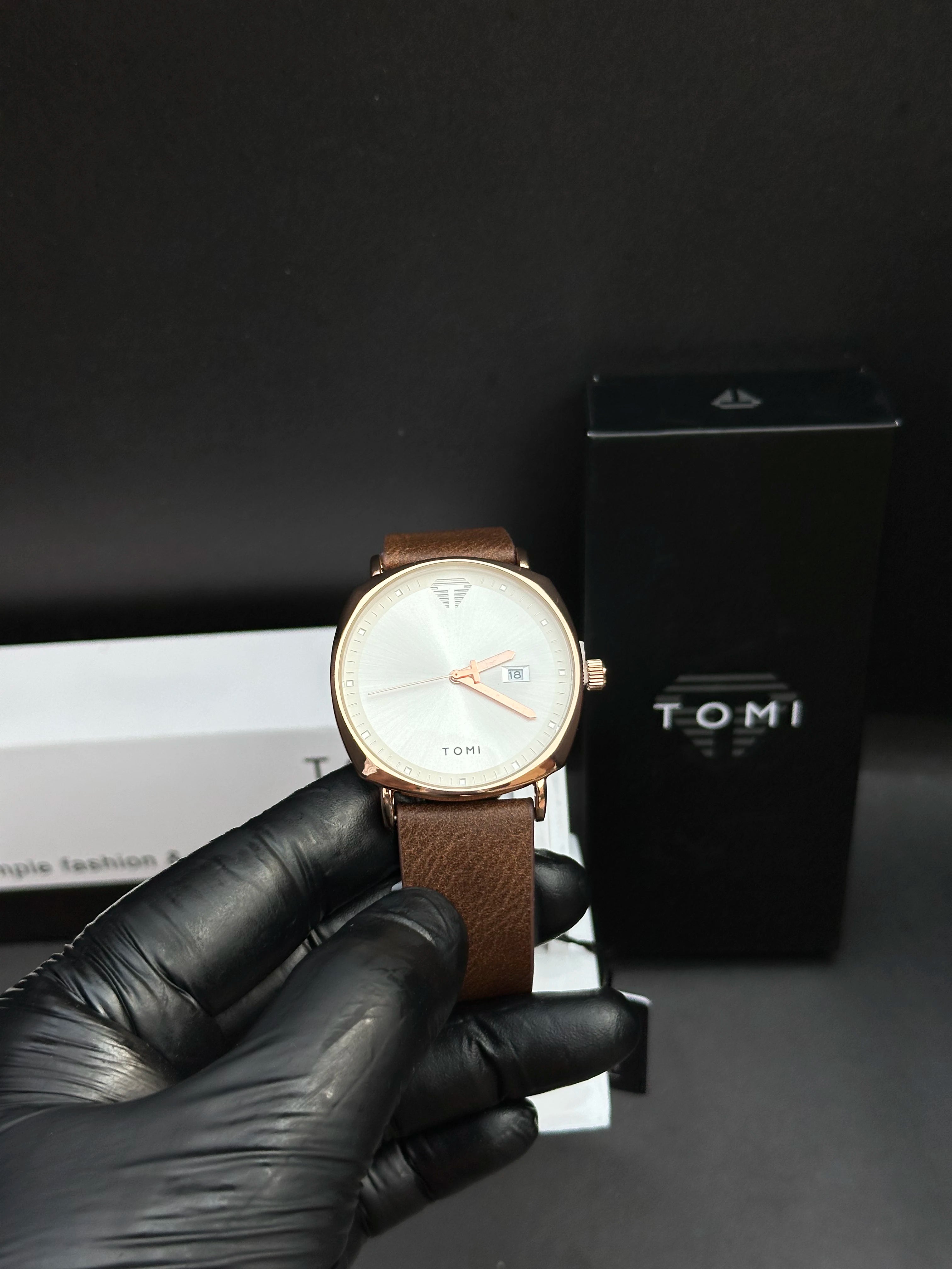 TOMI Elegant Classic Watch – Brown Leather Edition
